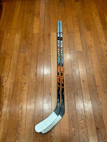 (2) Junior Right Handed TC2.5 Hzrdus Pro Hockey Stick