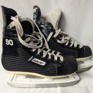 Bauer Junior Supreme Hockey Ice Skates Size 3.5 Color Black Condition Used