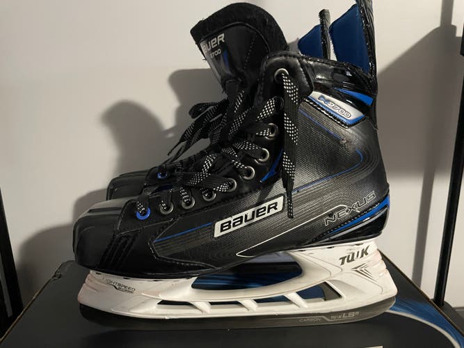 Senior Used Bauer Nexus N2700 Hockey Skates Regular Width 10