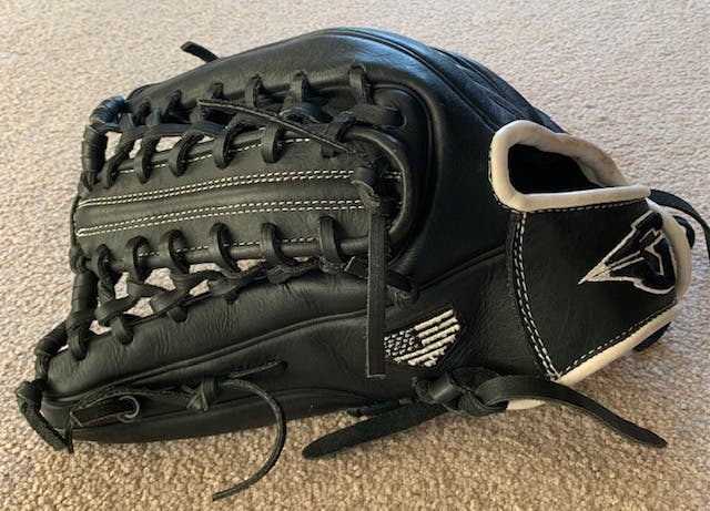 Goin Yard 12" Outfield Glove - Left Hand Thrower - Lightly Used