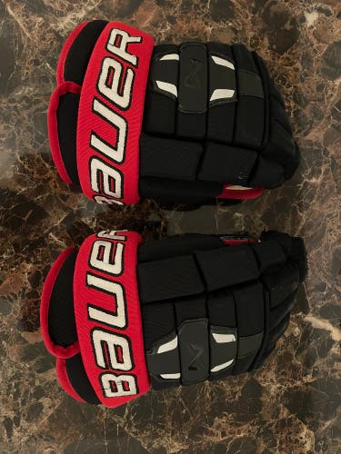 Bauer 13"  Nexus N2900 Gloves
