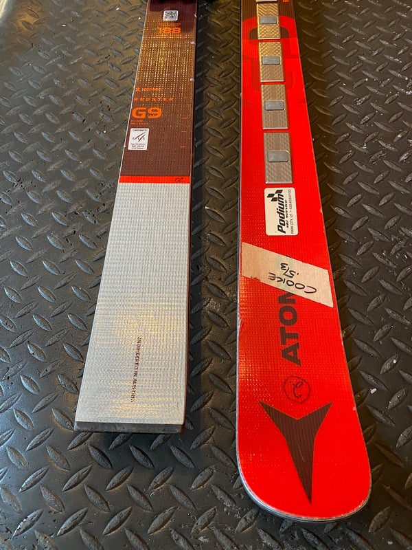Used Men's 2022 Atomic 193 cm Racing Redster G9 Skis With Plates and