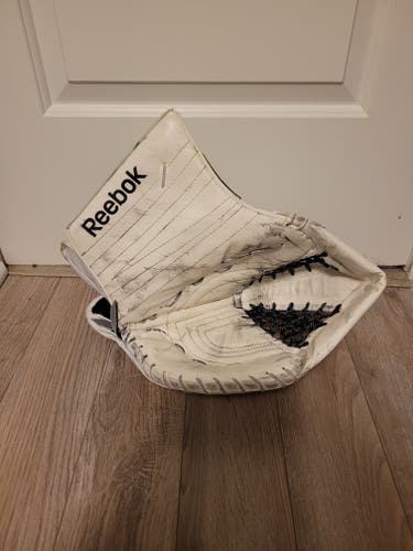 Used Reebok Regular 14K goalie glove