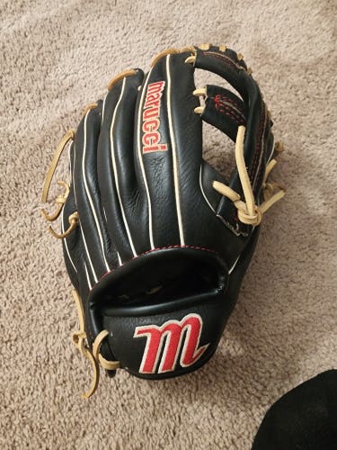 Used Marucci Right Hand Throw Acadia Baseball Glove 11.5"