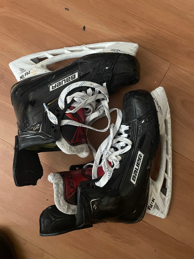 Pro Stock Bauer 2S Pro Hockey Skates Size 7.5