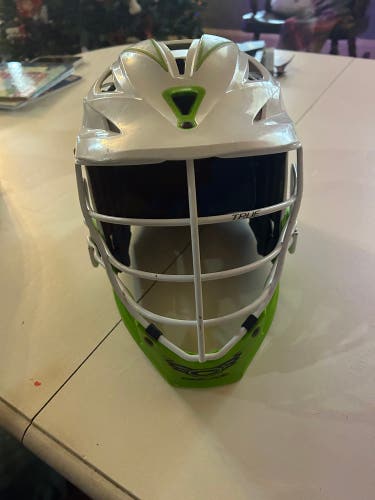 Player's Cascade R Helmet