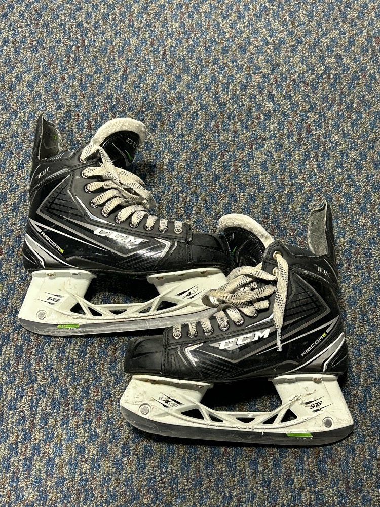 Used Junior CCM RibCor 70K Hockey Skates D&R (Regular) 4.5 - Intermediate