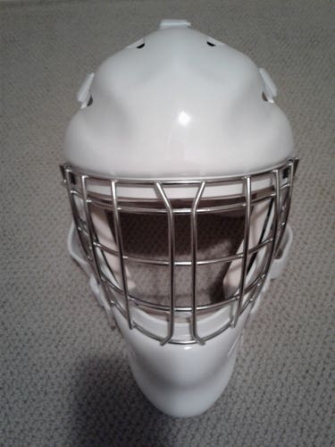 Senior New Vaughn VM 7500 Goalie Mask ** GREAT XMAS PREZ **