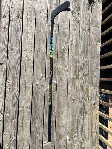 Senior Right Handed P29  Super Tacks AS-V PRO Hockey Stick