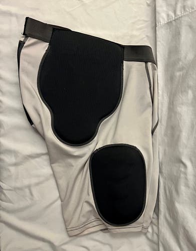 Russell Athletic - Adult 2X-Large - 5 Piece Girdle for Football - Lacrosse  - White & Black