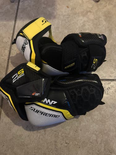 Used Medium Bauer  Supreme 2S Pro Elbow Pads