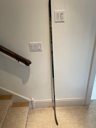 1 Right Handed P29 75 Flex Tacks AS-VI PRO And 1 Right handed Nexus Sync P92 87 Flex