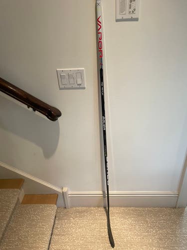 Junior Right Handed P92 Vapor Hyperlite Hockey Stick
