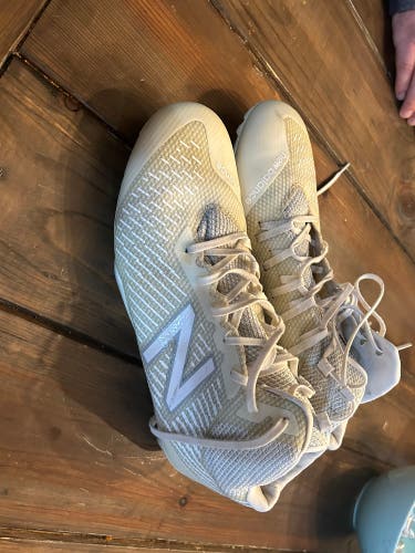 White Men's Size Men's 10.5 (W 11.5) Mid Top Burn X3