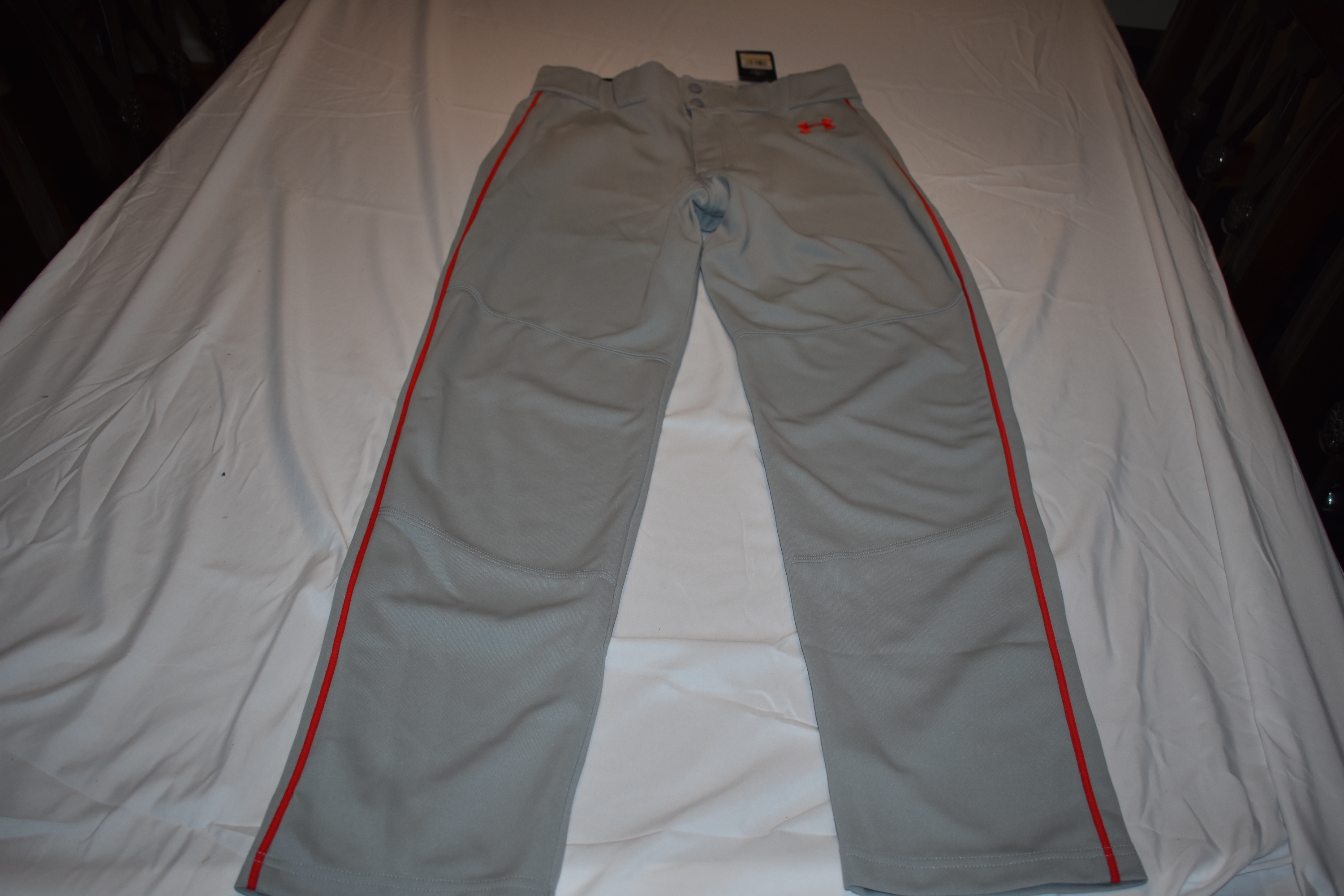 NEW - Under Armour UA Utility Relaxed Piped Baseball Pants 1317259, Gray/Red, Medium