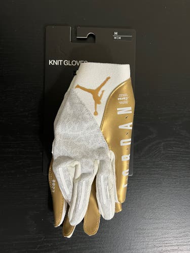 Nike Jordan Vapor Knit 4.0 Football Receiver Gloves Medium White / Metallic Gold