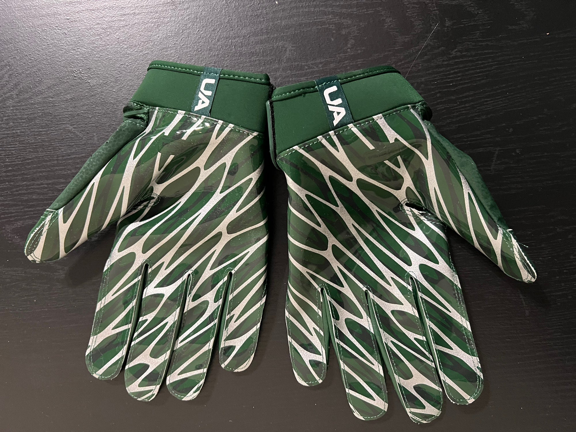 Under Armour Spotlight Football Gloves Men's XXL Dark Green White