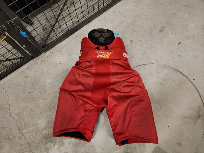 [Like NEW] Red Ultrasonic Bauer Senior Small (INT Large)