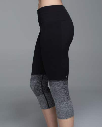 Lululemon Seamlessly Street Crop Pant Heathered Black Size 8 Active Yoga Run Gym