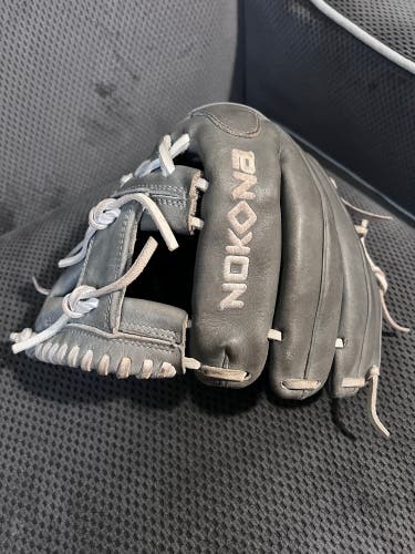 Nokona A-200-Gray 11.25” 14U Infield/Outfield