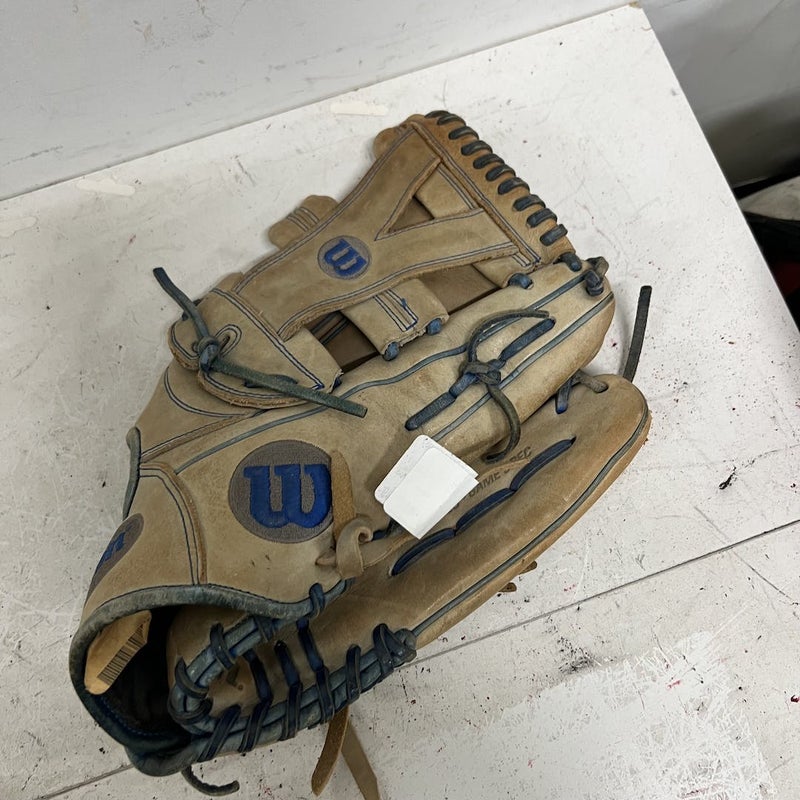 Wilson A2000 Baseball Gloves & Mitts SidelineSwap