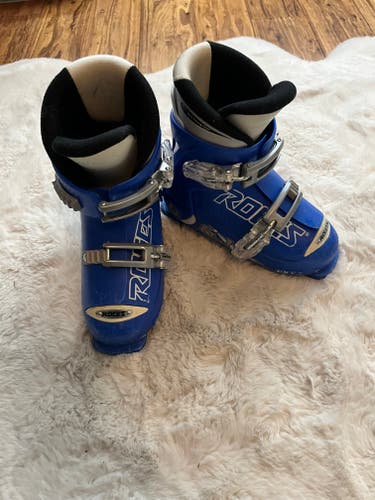 Kids Roces 6 in one system Ski Boots (Size rage 13 - 4.5 youth size)
