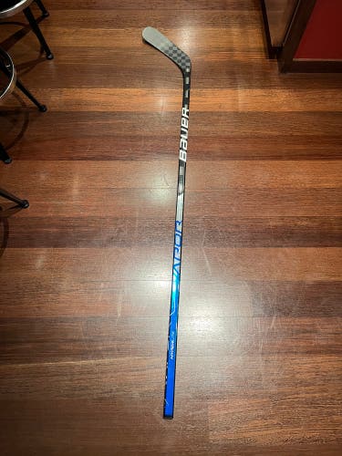 Senior Left Hand P92M  Vapor Hyperlite Hockey Stick