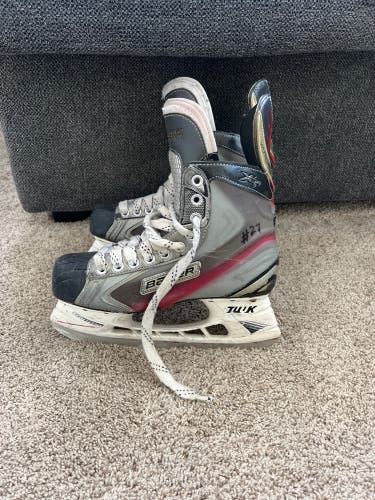 Bauer size 6 Vapor Hockey Skates