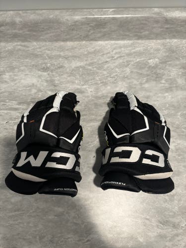 CCM 14" As-v pro Gloves