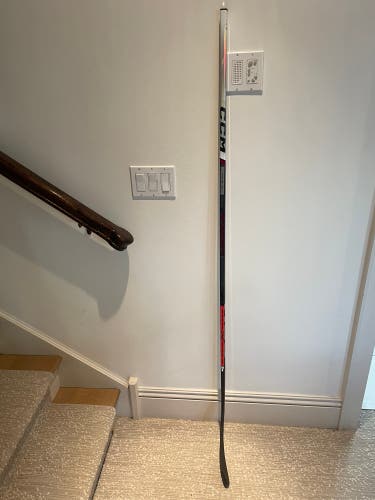 Senior Right Handed P29 JetSpeed FT6 Pro Hockey Stick