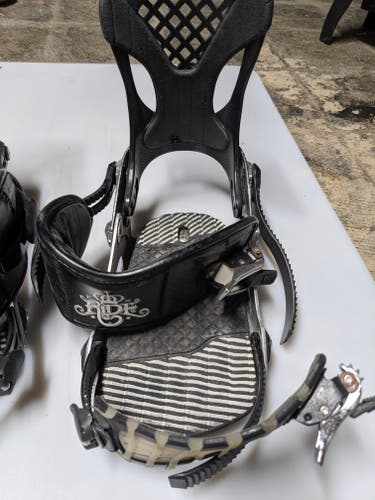 Used Medium Ride EX Snowboard Bindings