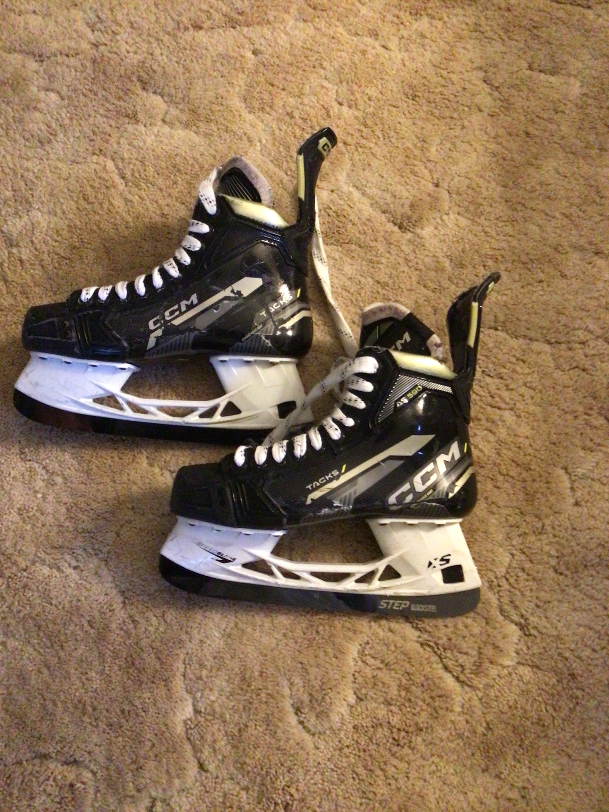 Senior Used CCM Tacks AS-590 Hockey Skates Regular Width size 7
