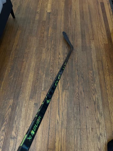 Intermediate Used Left Hand Bauer Ag5nt Hockey Stick P92
