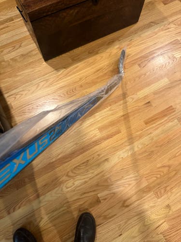 Senior Left Hand P92  Nexus 2N Pro Hockey Stick
