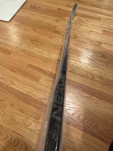 New Left Hand P28  Nexus 2N Pro Hockey Stick