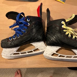 Junior Used Bauer Ns Hockey Skates Regular Width Size 3