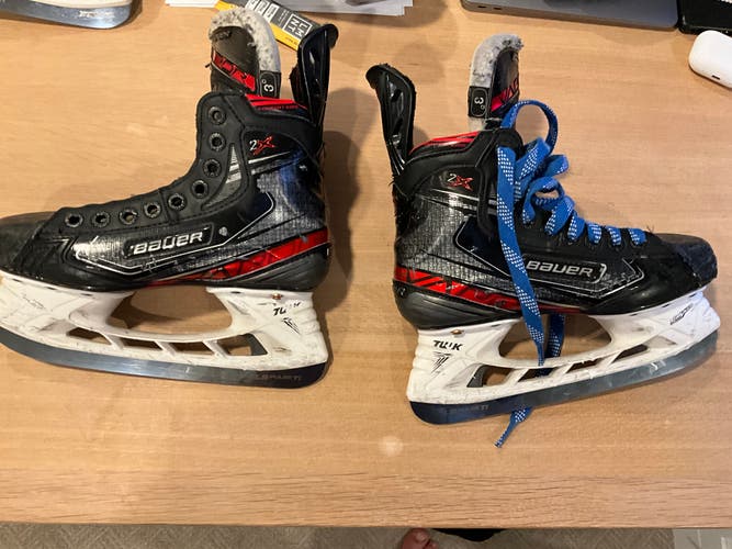 Junior Used Bauer Vapor 2X Pro Hockey Skates Regular Width Size 3
