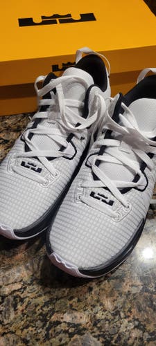 White Nike LeBron Witness VII TB New Size 8.5 (Women's 9.5) Nike Shoes