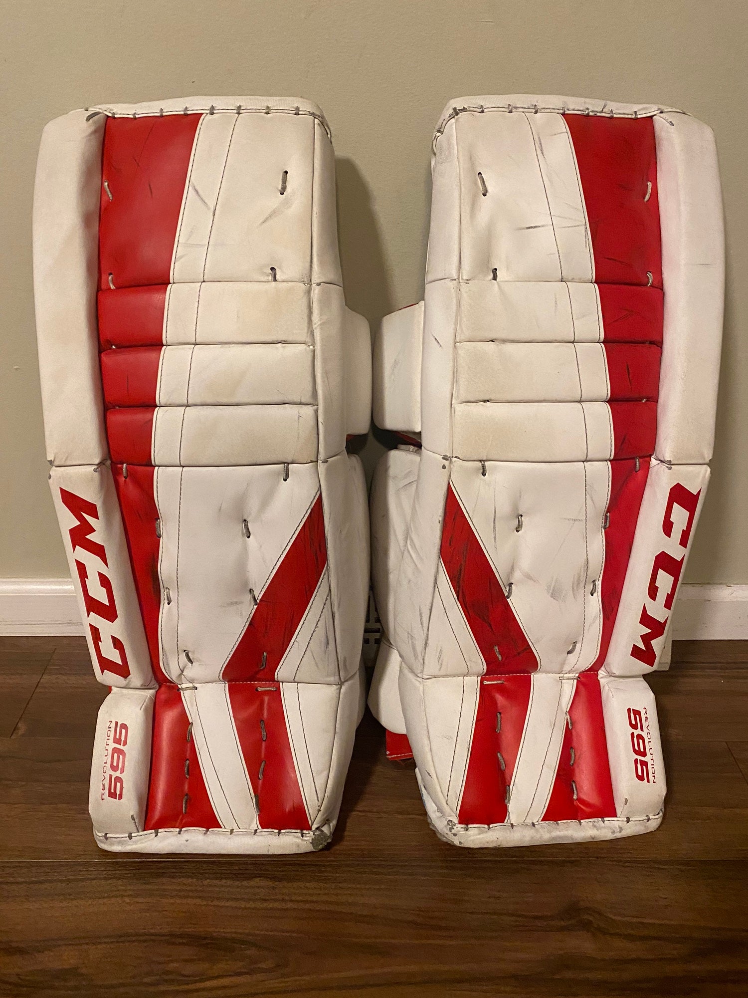 Used 26" CCM revolution 595 Goalie Leg Pads SidelineSwap