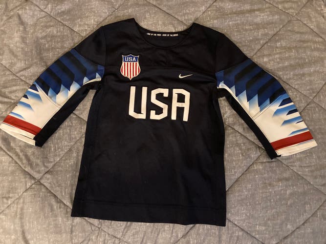 Nike Team USA 2018 Olympic Hockey Jersey, kids size 6
