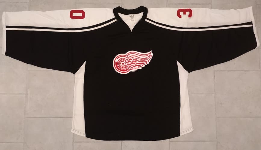 Athletic Knit H7600G " Red Wings" Style Hockey Jersey - 4XL- NEW