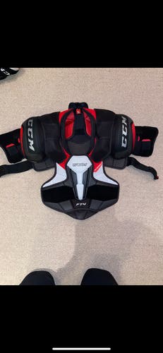 Medium CCM Ft4 Shoulder Pads