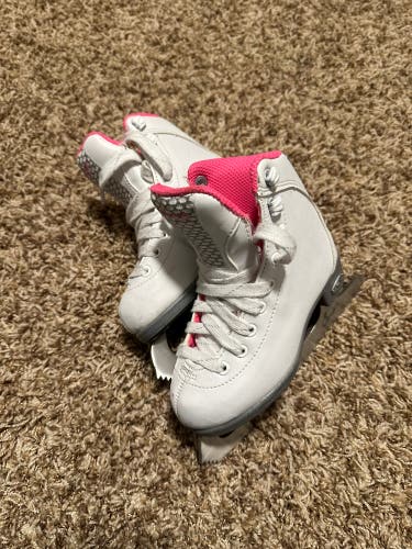 Used Riedell Sparkle Junior 9 Figure Skates
