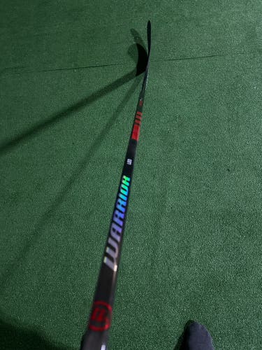 Senior Right Handed W05 Novium Pro Hockey Stick