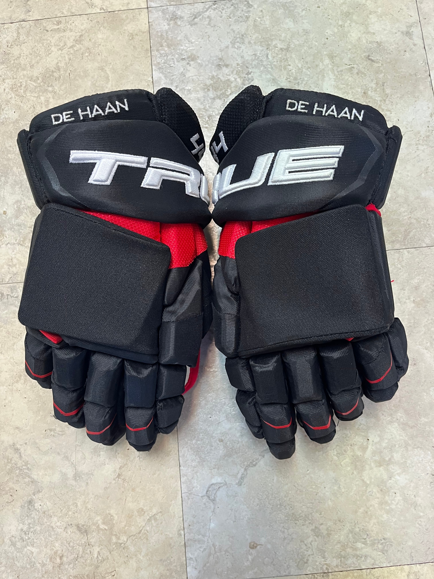 Pro Stock True Catalyst 9x Gloves, Blackhawks 15" used