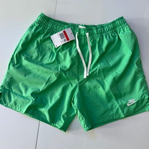 Nike shorts with pockets XL