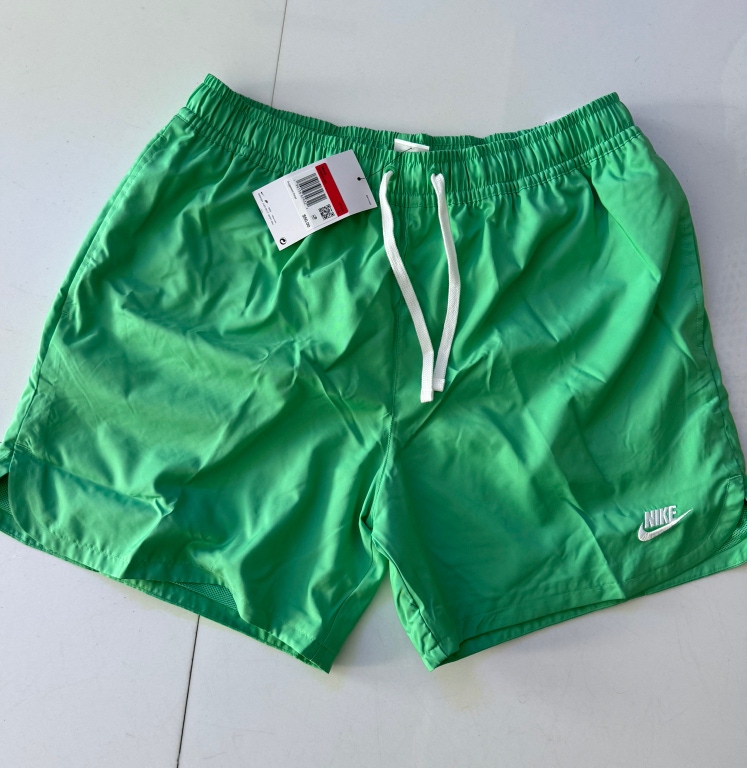 Nike shorts with pockets XL