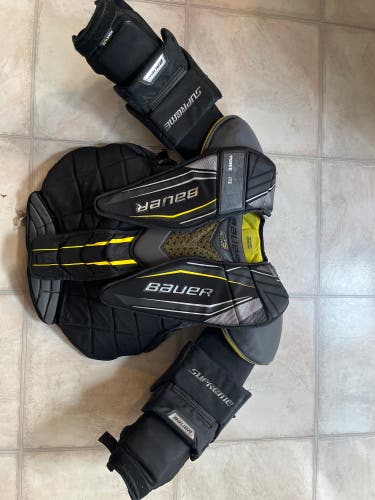 Used Medium Bauer Supreme 2S Pro Goalie Chest Protector