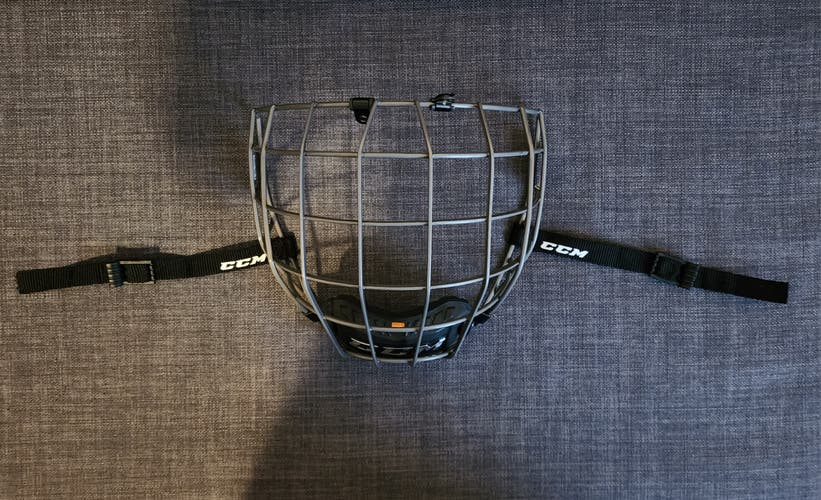 Used Medium CCM FM780 Full Cage