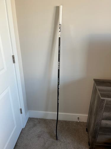 Used Right Handed Vapor Hyperlite Hockey Stick